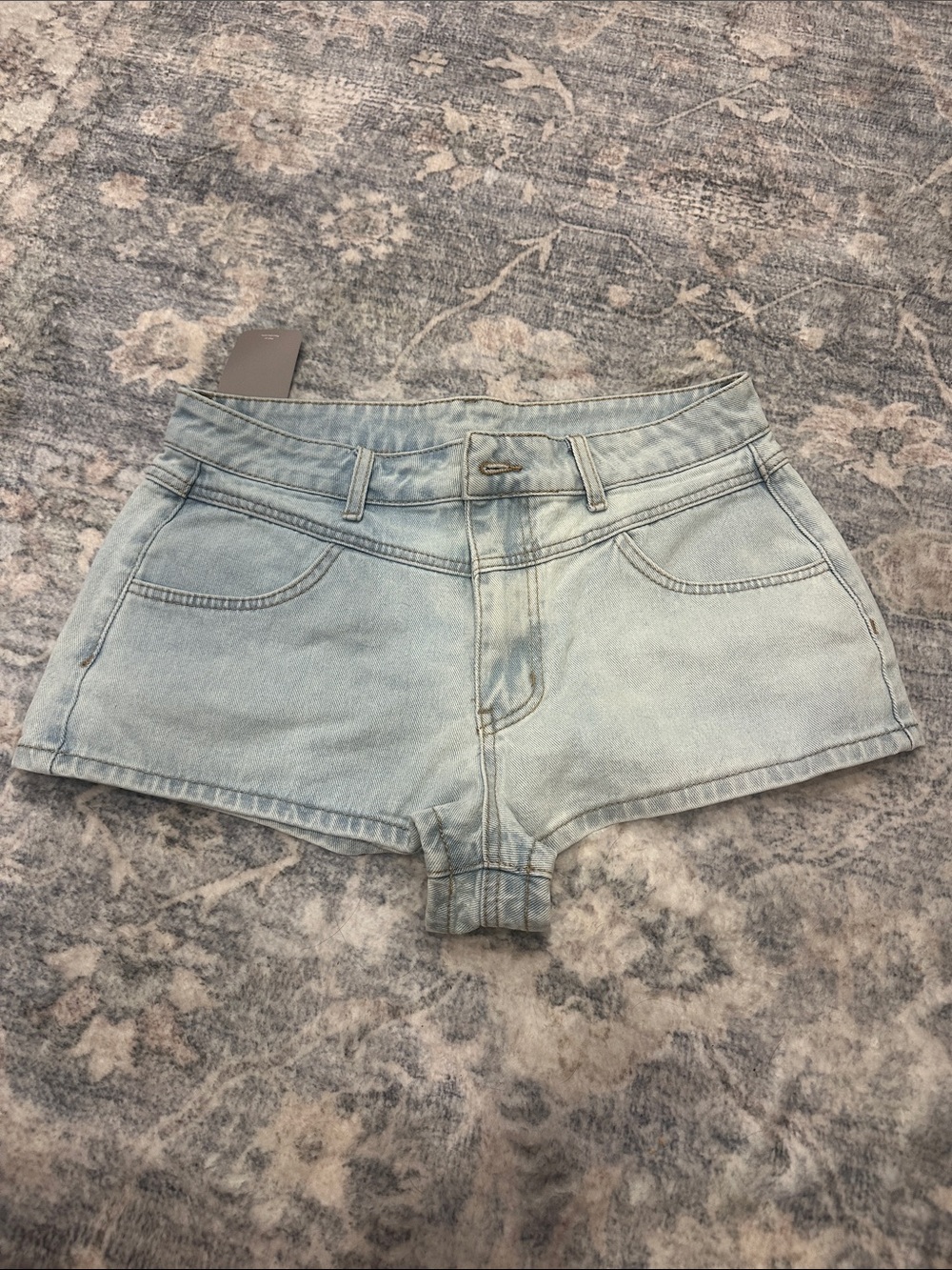 Missguided + Light Wash Denim Shorties